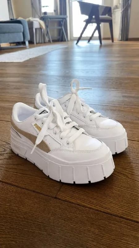 Puma. Чуть прогадала с размером. Пыталась ходить, но маловаты. — Батуми — 60 ₾
