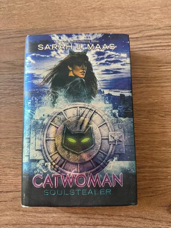Стивен Кинг Кэрри, Sarah L.Maas Cat women, George Orwell 1984 — Батуми — 30 ₾