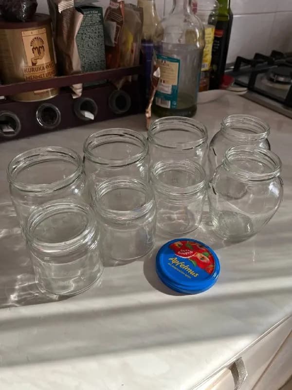 Баночки разных размеров — Батуми