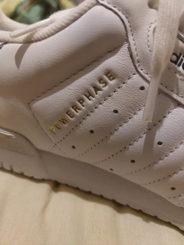 120 lari. Adidas Совершенно новый. Размер мне не подошел. — Батуми — 120 ₾