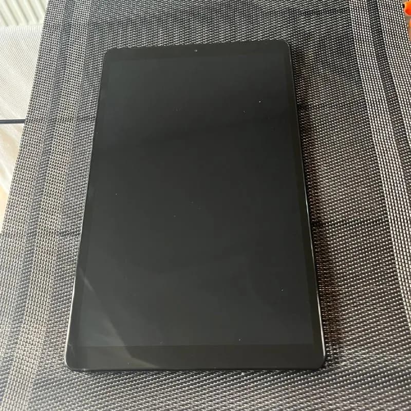 Samsung Galaxy Tab A 10.1 (LTE) — Идеальное состояние / 32GB — Батуми — 230 ₾