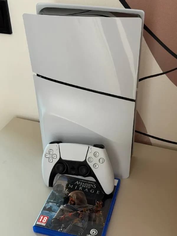 sony playstation PS5. Версия slim на 1Tb. В комплекте диск asasins creed. Цена 1250 ₾ — Батуми — 1 250 ₾