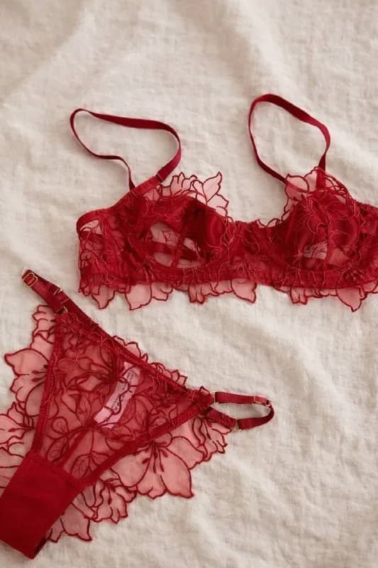 Комплект кружевного белья — Батуми — 35 ₾