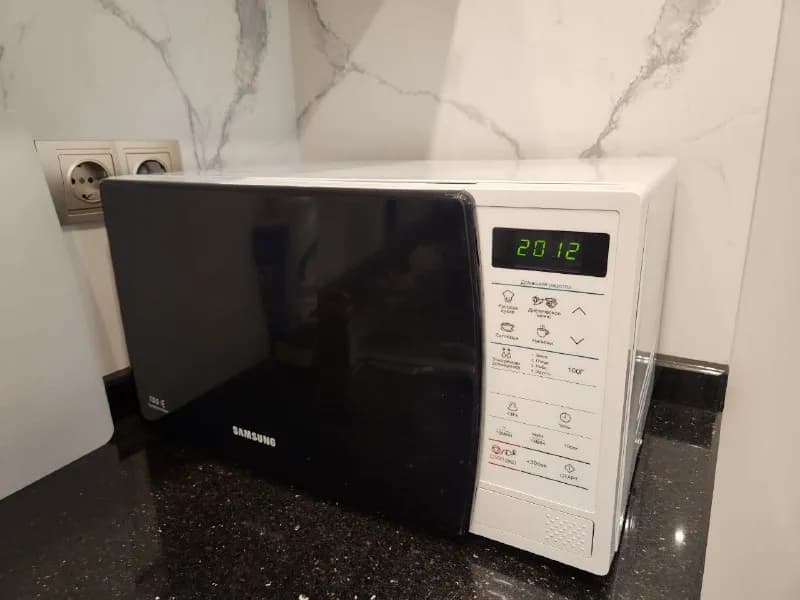 1. Продам микроволновку, рабочая — Батуми — 170 ₾