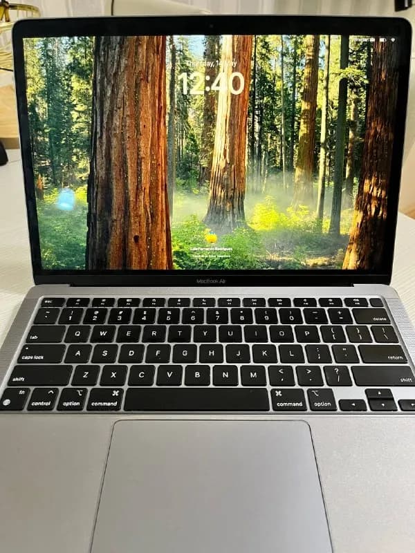 MacBook Air M1 (8/256, silver) — Батуми — 1 300 ₾