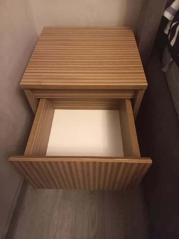 Прикроватные тумбочки — Батуми — 100 ₾