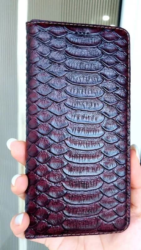 Xiaomi 15T. Натуральная кожа, компактный, 70 лари, за 1 шт., новый в упаковке. Цвет синий и коричнев — Батуми — 70 ₾