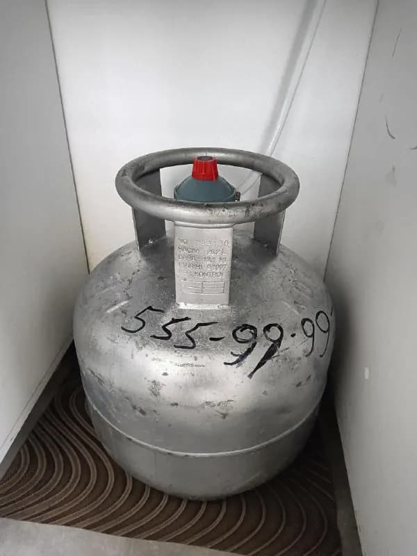 200 лари. — Батуми — 200 ₾