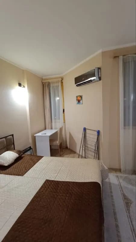 4, в доме Рецепшен круглосуточная охрана, Цена 250$ летнте месяца 300$ тел[телефон] — Батуми — 250 $