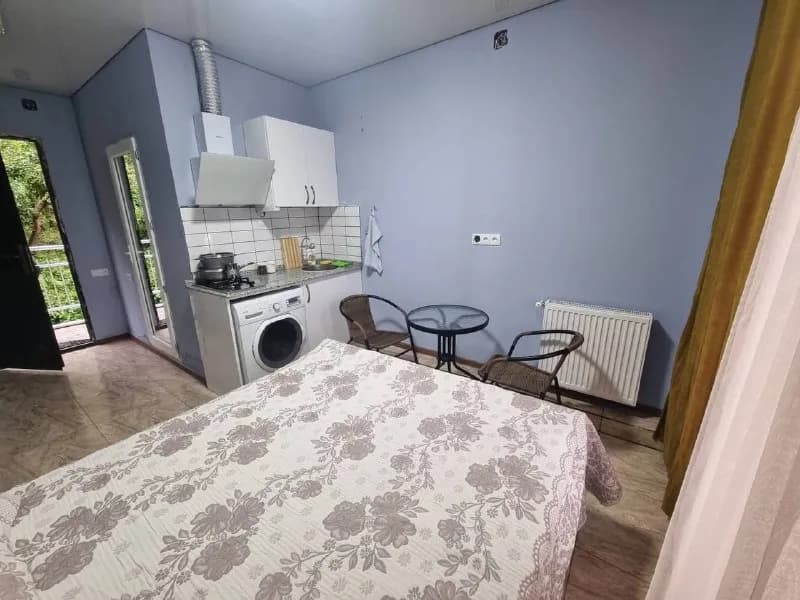 1 год — Батуми — 200 $