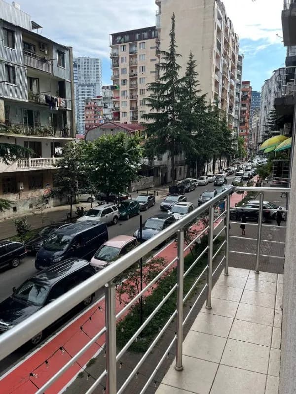 2-комнатная квартира в Батуми, в новостройке, в центре города по адресу Горгасали 128, с отдельной с — Батуми