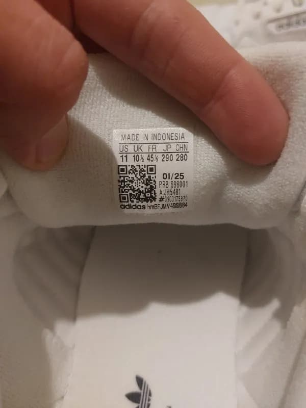 Adidas 120 lari. — Батуми — 120 ₾