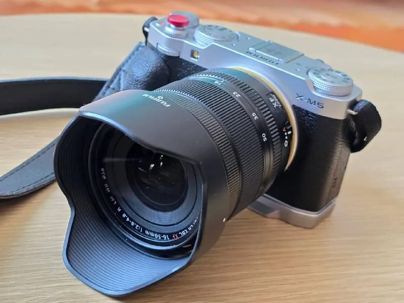 Fujifilm XM5 + объектив 16–50mm f/2.8–4.8 — Тбилиси