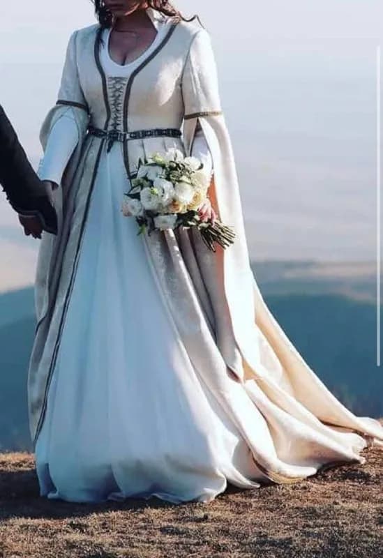 1200 лари — Батуми — 1 200 ₾
