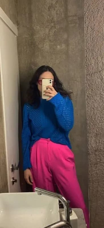 Синяя кофточка — Батуми — 15 ₾