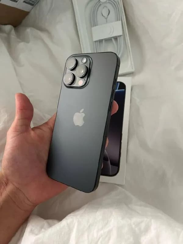 Iphone 16 про макс 512 GB в хорошем состоянии. — Тбилиси — 2 200 ₾