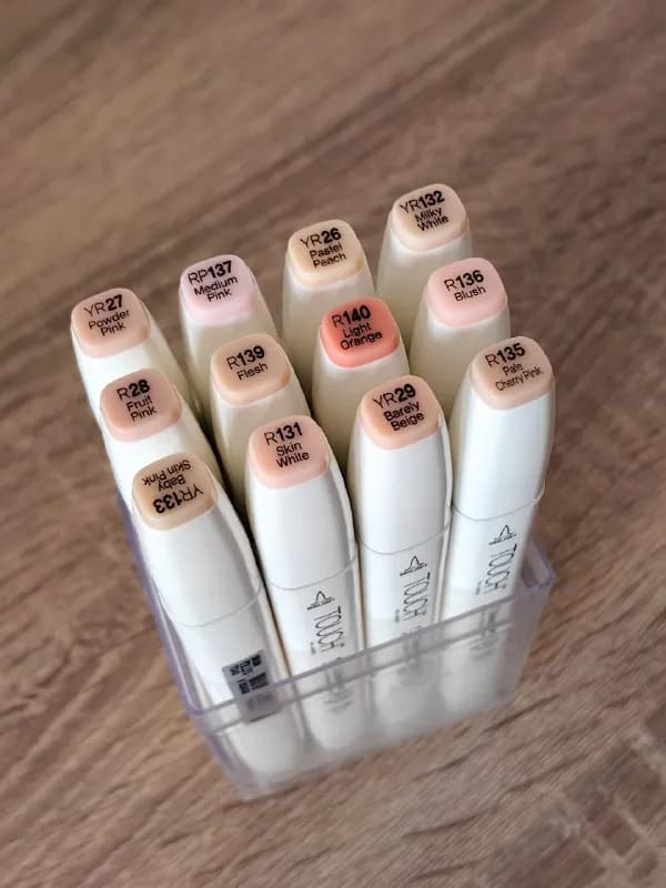 Touch: Skin Tones, 12 штук. Были немного использованы 2 маркера из набора. Маркеры в коробочке. Цена — Батуми — 50 ₾
