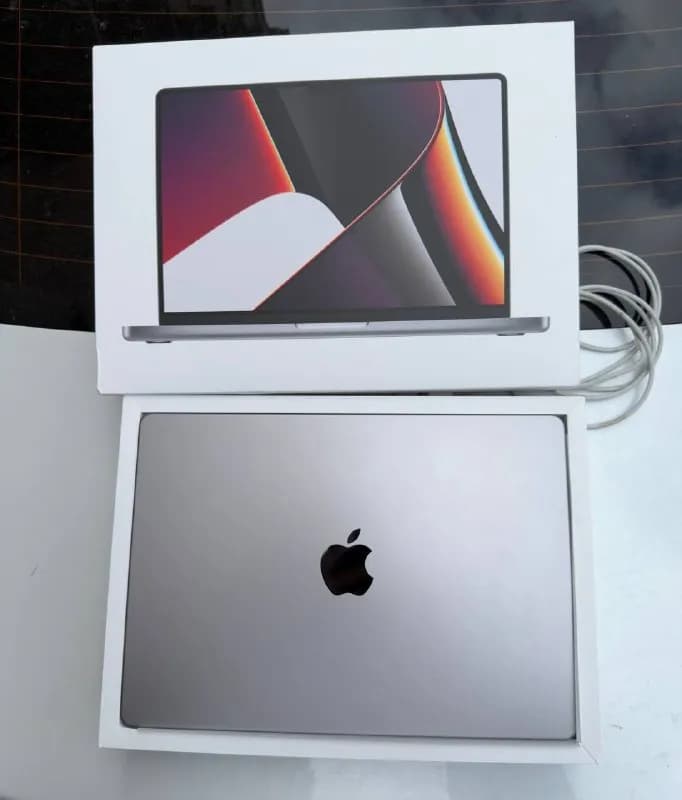 MacBook Pro 14 дюймов 2021 года, 16 ГБ оперативной памяти, 1 ТБ SSD, цвет «космический серый», в иде — Тбилиси — 2 500 ₾