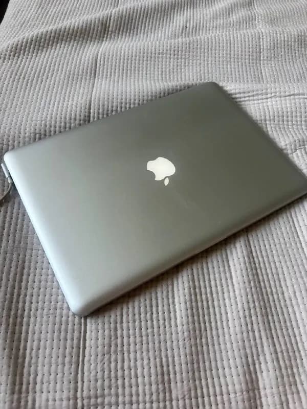 Apple MacBook Pro 15 late 2011 — Тбилиси — 300 ₾