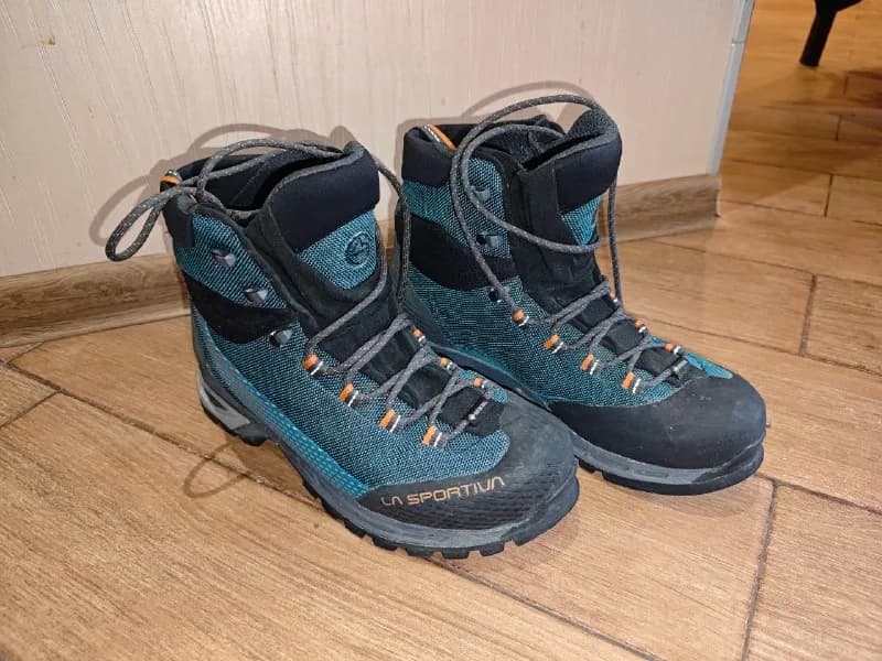 La Sportiva. Размер EUR 42 (27 см). Водонепроницаемые, с твёрдой подошвой. Подходят для хайкинга по — Тбилиси — 400 ₾