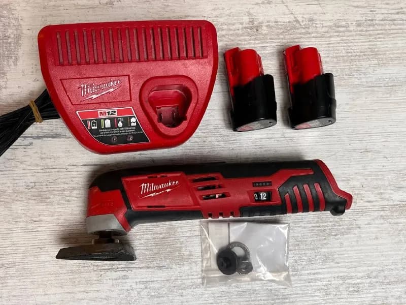Реноватор Milwaukee M[телефон] комплект — Тбилиси — 350 ₾