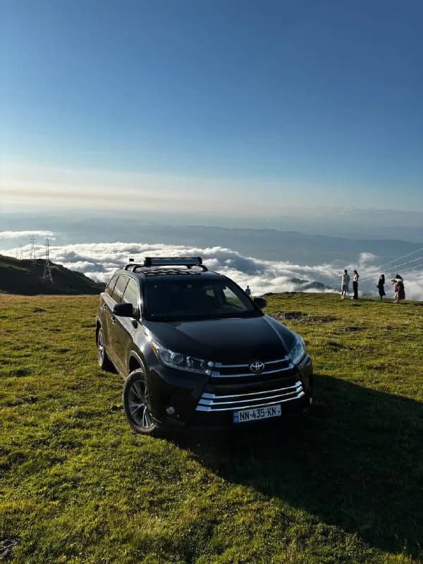 Selling a large 2016 Toyota Highlander 7-seater family crossover. — Батуми — 13 500 ₾