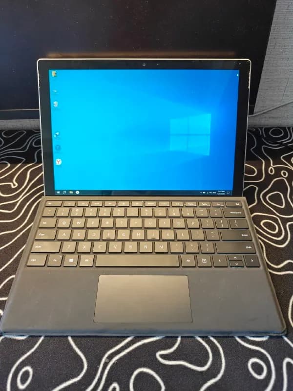 Microsoft Surface Pro 7, 8/128, процессор i5 4 ядра/8 потоков. Тачскрин не работает. В комплекте кла — Тбилиси — 450 ₾