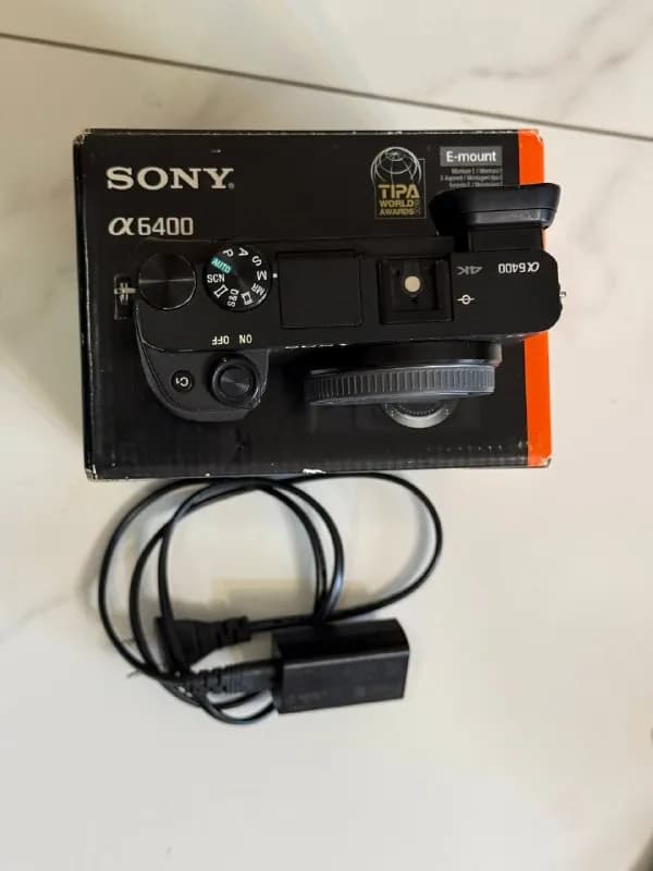 Sony a6400 в идеальном состоянии пробег 19.000 коробка, зарядка цена 1700 лари — Тбилиси — 1 700 ₾