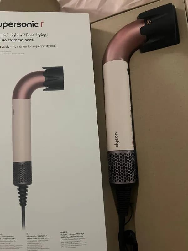 Фен Dyson Supersonic HD17 — Батуми — 1 300 ₾