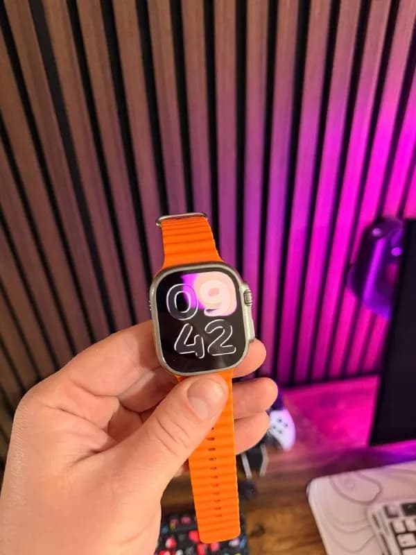 Apple watch Ultra 2. В идеальном состоянии. В комплекте оригинальный зарядник, коробка, оригинальный — Тбилиси — 1 200 ₾