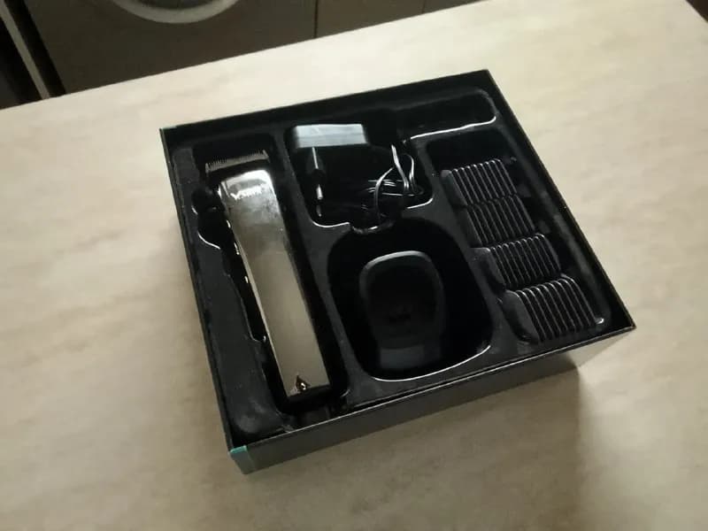 Машинка VGR V-166, фен Redmond, утюжок DEWAL — Батуми — 65 ₾