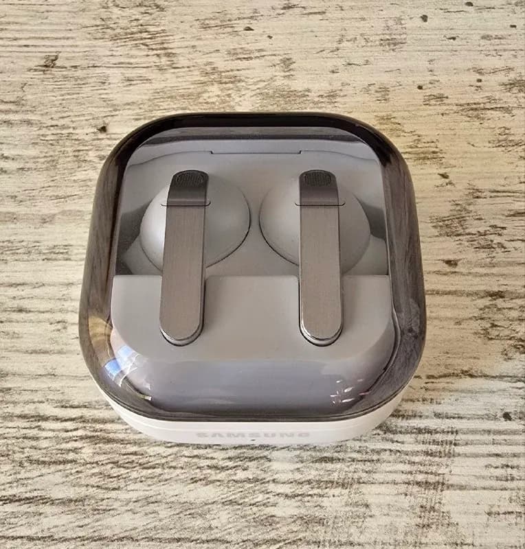 Samsung Galaxy Buds 4 Pro, абсолютно новые, с магазина. — Батуми — 499 ₾