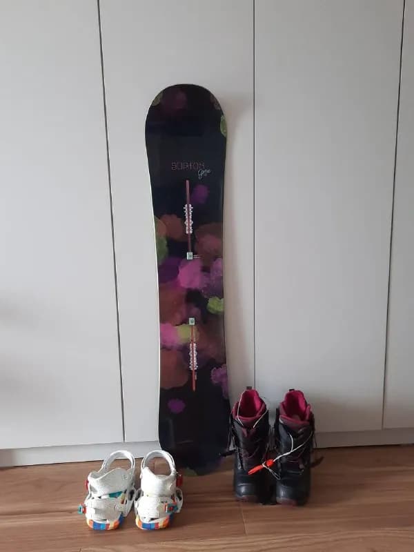 1. Продам комплект для сноуборда: доска Burton Genie, крепления и ботинки. — Батуми — 350 ₾