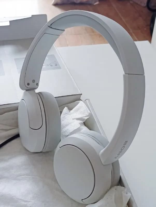 Sony WH-CH520 — легкие накладные Bluetooth-наушники. — Батуми — 100 ₾