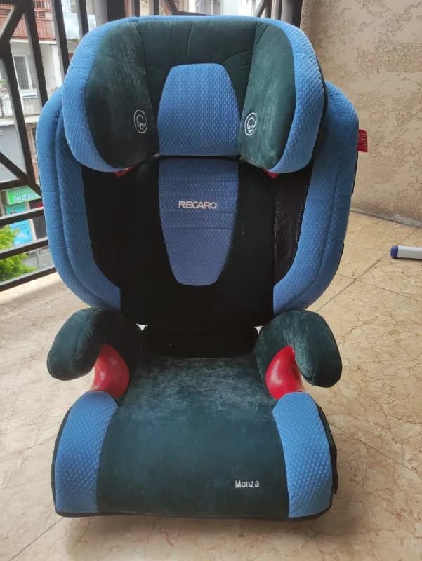 Recaro Monza с креплением isofix (можно крепить обычным ремнём). Вес ребенка 15-36 кг. Примерно 3-12 — Батуми — 80 ₾