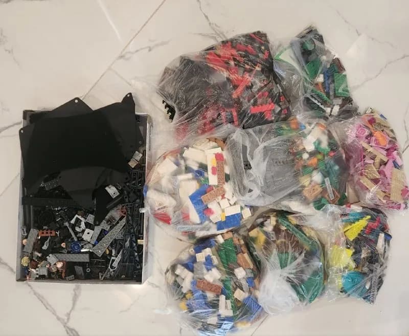 1. Продам конструктор Lego. Там разные наборы (распределены по пакетам для удобства). Огромное коли — Батуми — 150 ₾