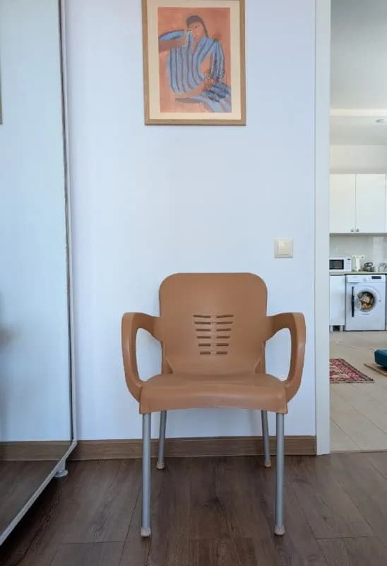 Стул пластиковый прочный — Батуми — 30 ₾