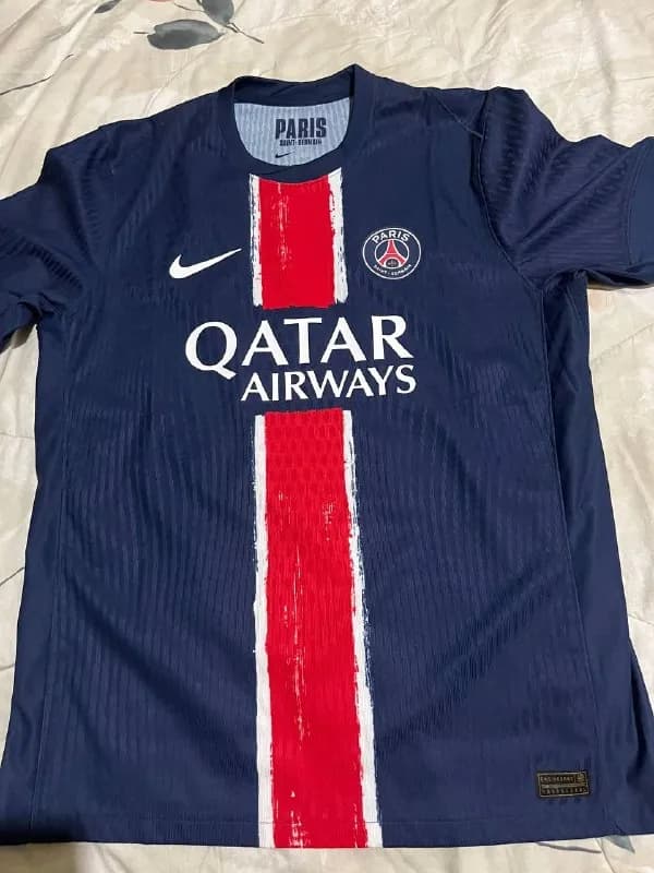 Оригинал куплен в Париже — Батуми — 200 ₾