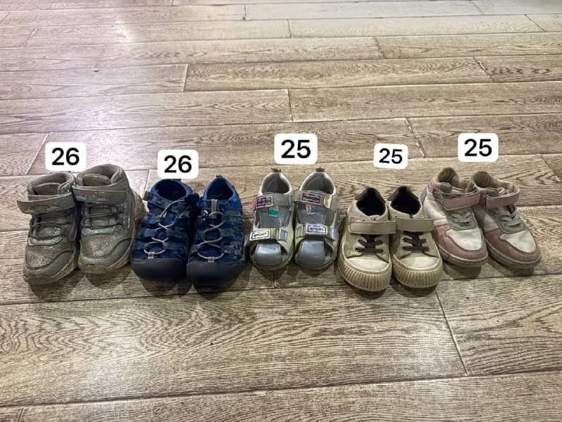 5 пар детской обуви за 25 лари. — Батуми — 25 ₾