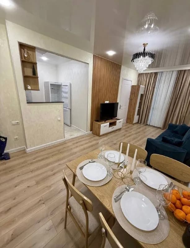 1+1 по улице Пиросмани, 16а — Батуми — 500 $