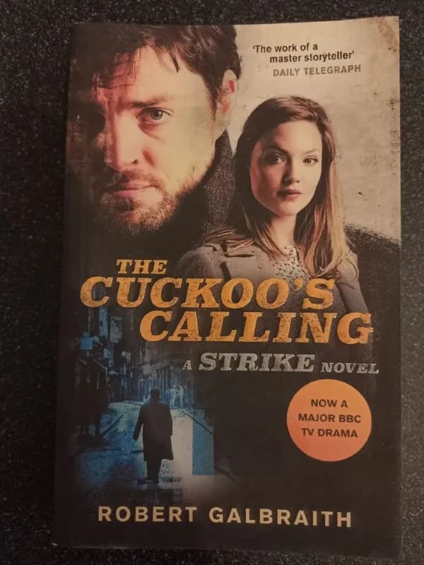 The Cuckoo’s Calling — состояние идеальное 20 лари. Black Ice — б. у., но чистая и ровная, 10 лари. — Тбилиси — 20 ₾