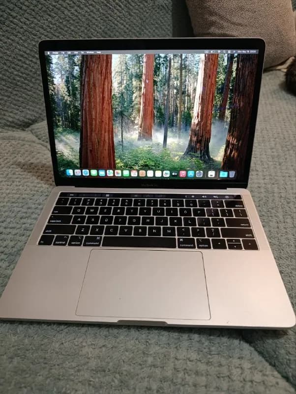 MacBook Pro 13» 2019 (Touch Bar) — Батуми — 1 100 ₾