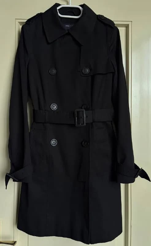 Тренч Marks and Spencer и платья — Батуми — 30 ₾