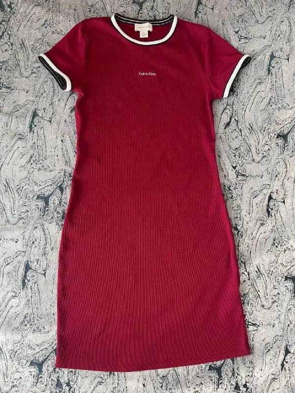 Calvin Klein Jeans из эластичного трикотажа в рубчик. — Батуми — 70 ₾