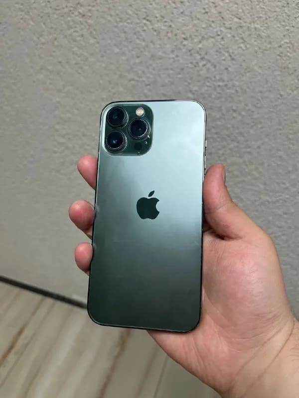iPhone 13 Pro Max — Батуми — 890 ₾