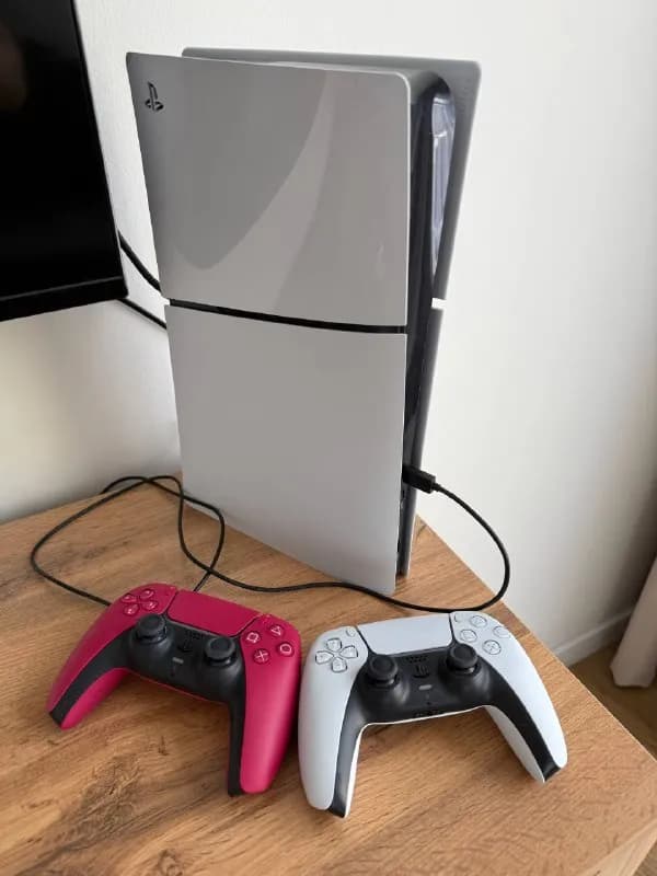 PS5 slim digital 1TB, состояние нового — Батуми — 1 300 ₾