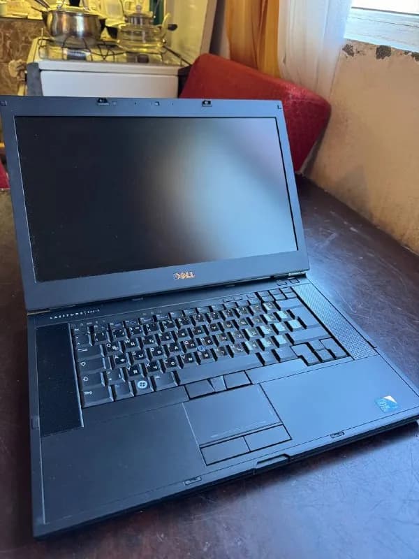 Dell Latitude — удобный и надежный ноутбук для работы, учебы и повседневного использования. — Батуми — 230 ₾