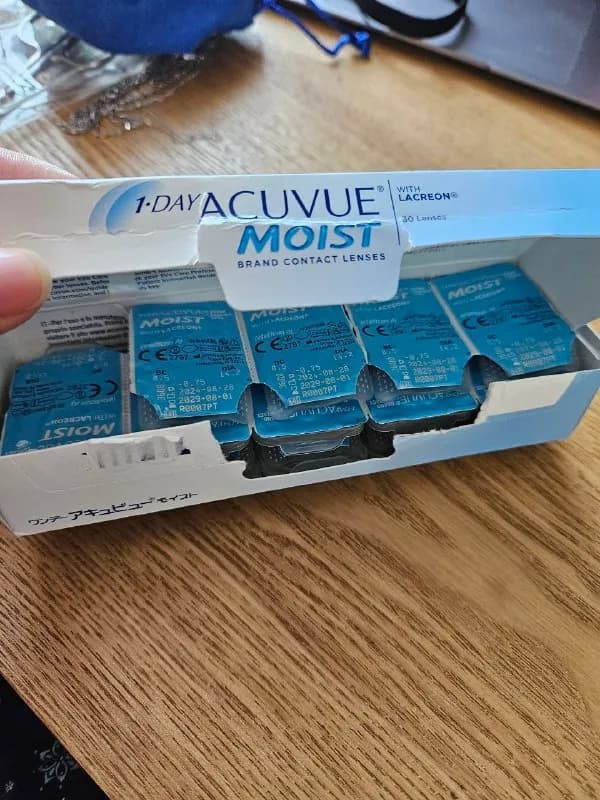 Линзы Aquvue moist -0.75 24 шт — Батуми — 50 ₾