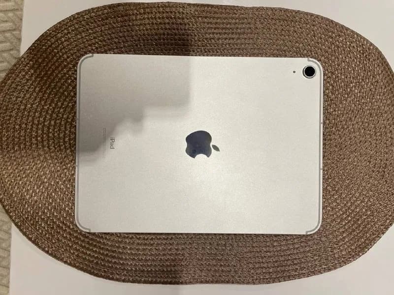 iPad 10 (64 GB), поддерживает Sim-карту — Батуми — 700 ₾