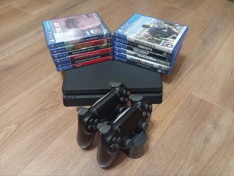 PS4 Slim 500GB Black + 2 Controllers + Charging Station + Back Buttons + 13 Games — Батуми — 800 ₾